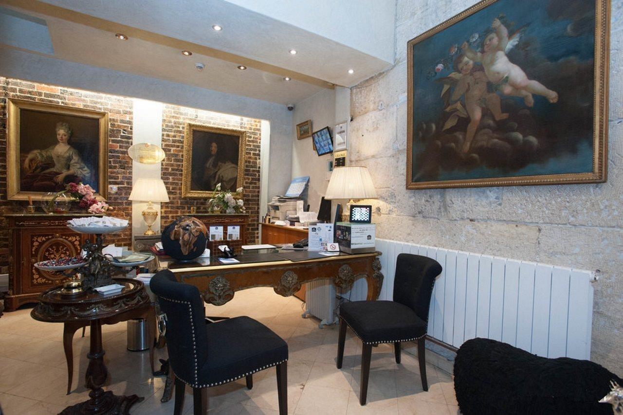 Hotel Plaza Elysees Paris Bagian luar foto